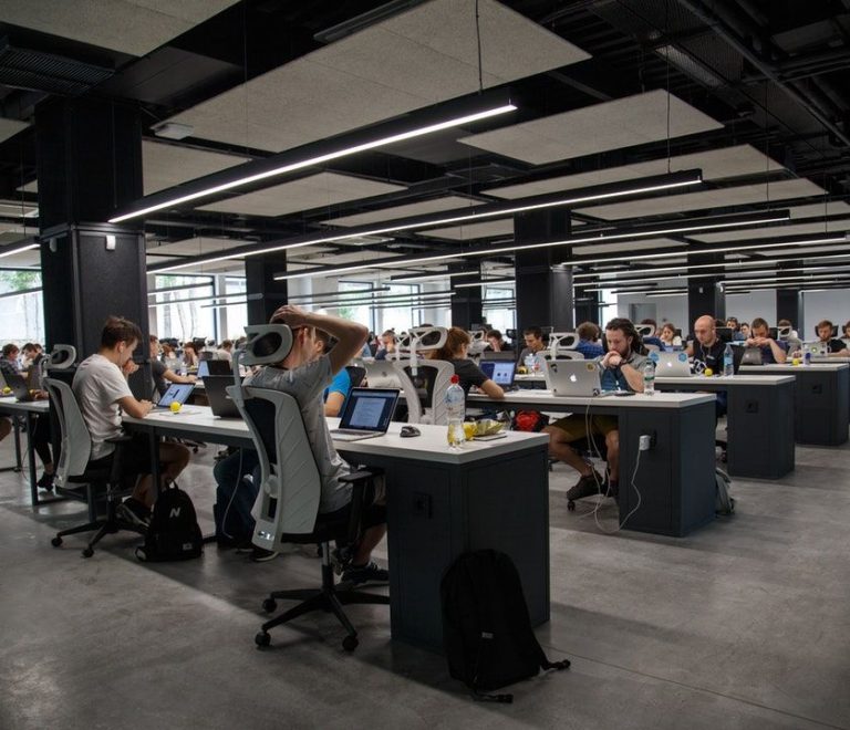 Why Modern Workplaces Have No Time to Think 